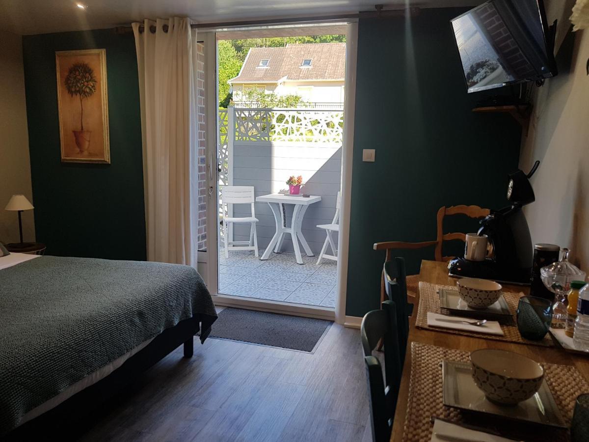 Bed and Breakfast Les Lupins Этрета Экстерьер фото